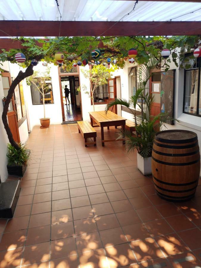 Albergue Zebra Crossing Backpacker Ciudad del Cabo Exterior foto